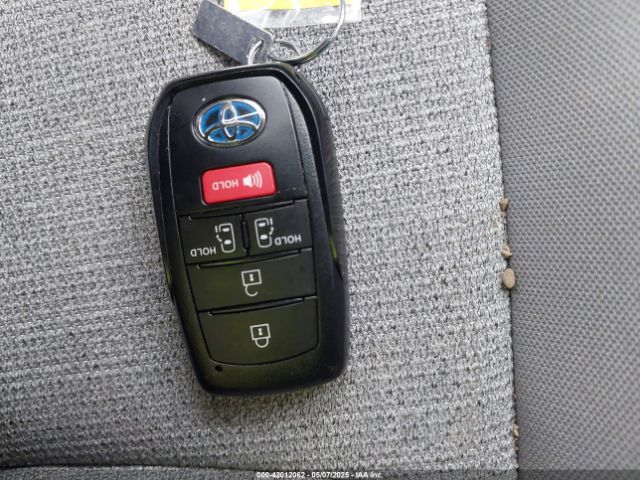 5TDKRKEC2SS233830 Toyota SIENNA LE