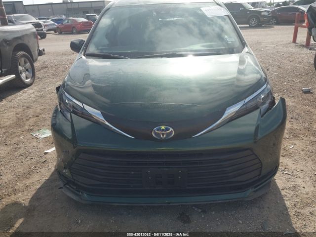 5TDKRKEC2SS233830 Toyota SIENNA LE