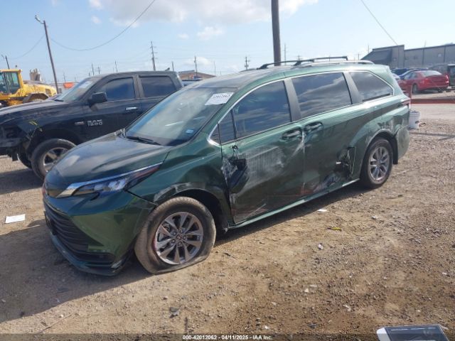 5TDKRKEC2SS233830 Toyota SIENNA LE