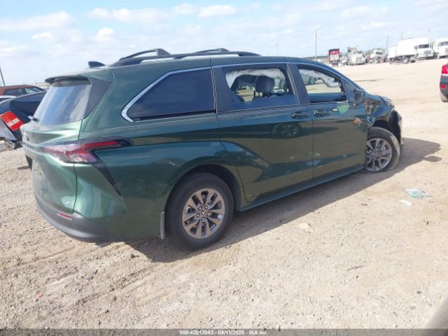 5TDKRKEC2SS233830 Toyota SIENNA LE