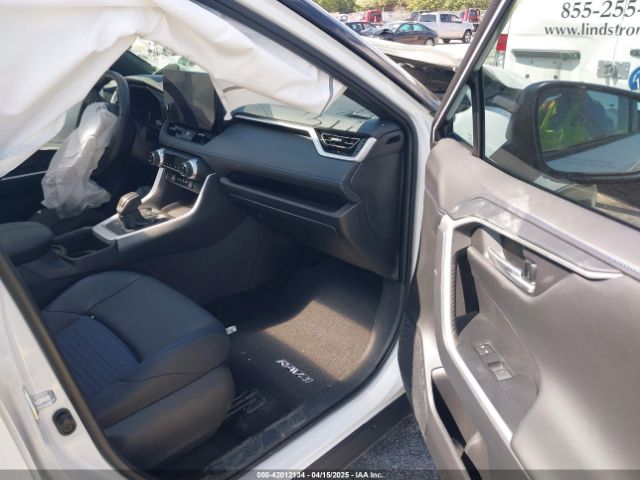 2024 TOYOTA RAV4 HYBRID 2T3E6RFV9RW077941 Photo 4