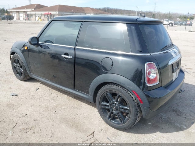 2013 MINI HARDTOP WMWSU3C54DT684526 Photo 2