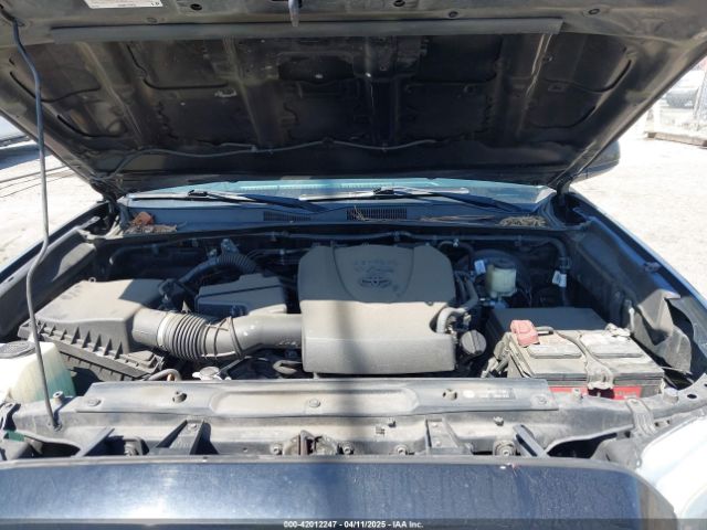 3TMAZ5CN1JM061127 Toyota Tacoma Sr5 V6