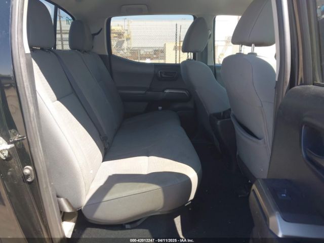 3TMAZ5CN1JM061127 Toyota Tacoma Sr5 V6
