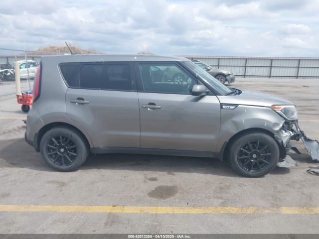 KNDJN2A25F7197295 KIA Soul