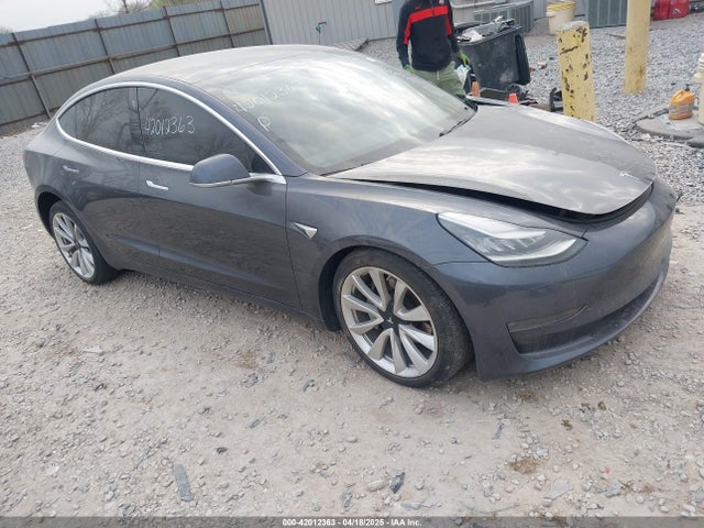 2019 TESLA MODEL 3 5YJ3E1EB5KF205896 Photo 0