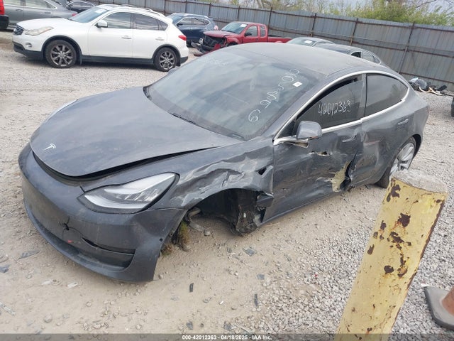 2019 TESLA MODEL 3 5YJ3E1EB5KF205896 Photo 1