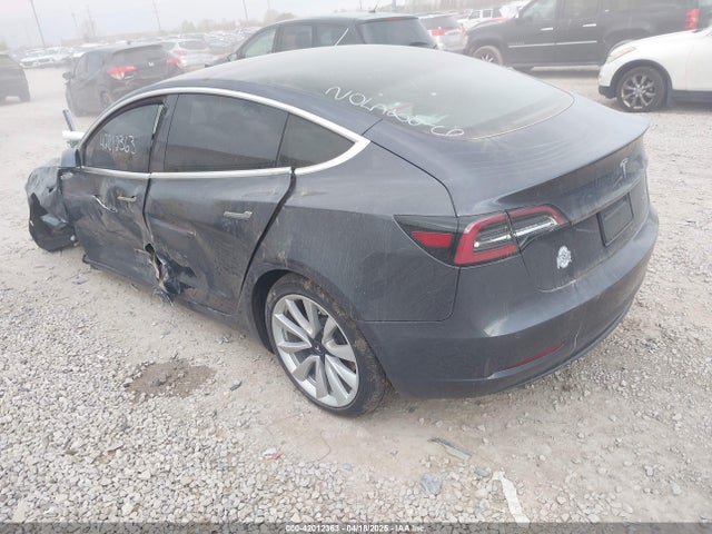 2019 TESLA MODEL 3 5YJ3E1EB5KF205896 Photo 2