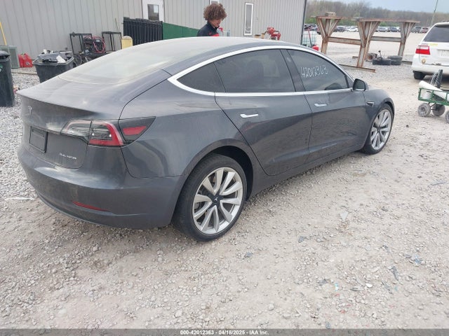2019 TESLA MODEL 3 5YJ3E1EB5KF205896 Photo 3