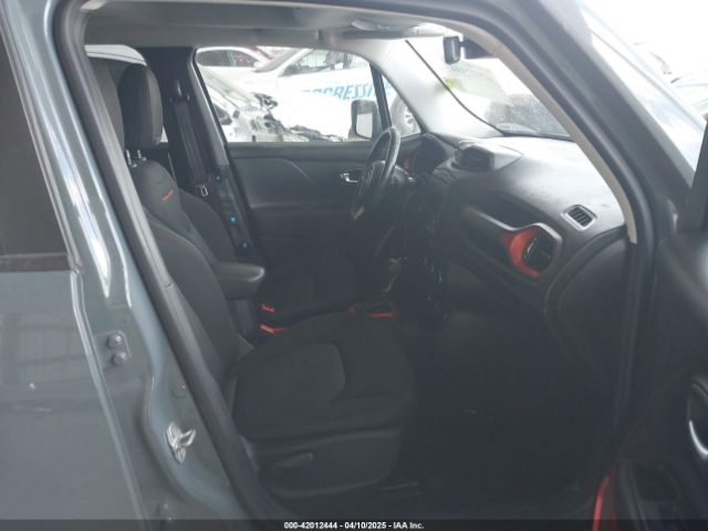 ZACCJBCB4HPG53052 Jeep Renegade Trailhawk 4x4
