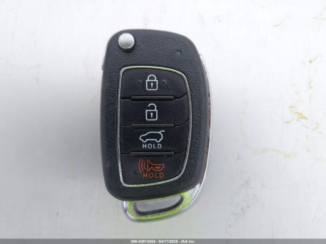 KM8J3CA40HU508757 Hyundai TUCSON SE