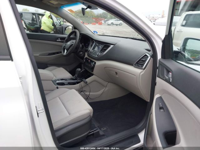 KM8J3CA40HU508757 Hyundai TUCSON SE