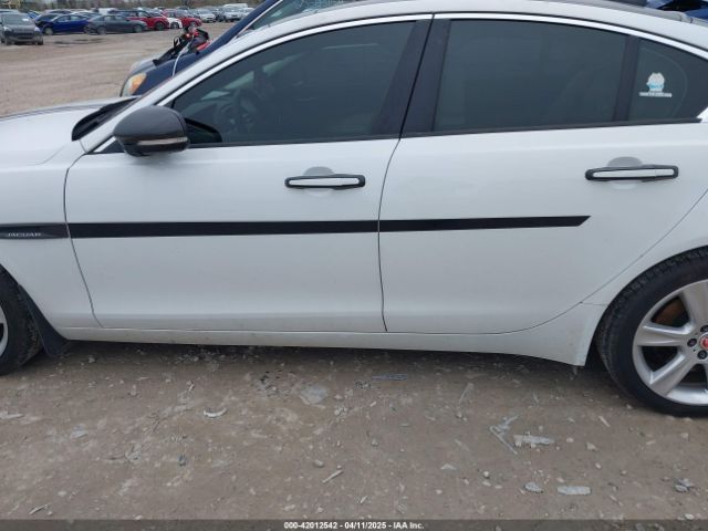 SAJAJ4FX2JCP24495 Jaguar Xe 25t Premium