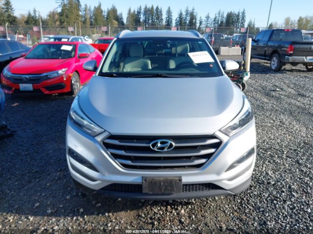 KM8J33A41HU273463 Hyundai TUCSON SE