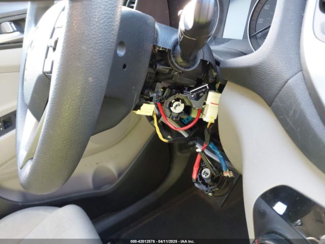 KM8J33A41HU273463 Hyundai TUCSON SE