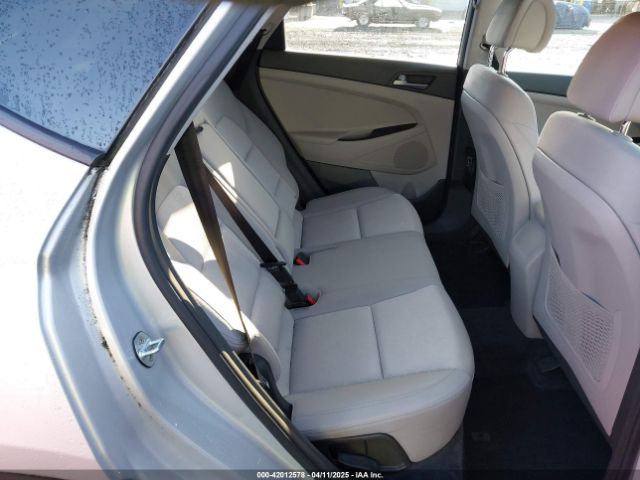 KM8J33A41HU273463 Hyundai TUCSON SE