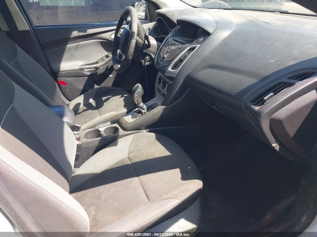 1FADP3K24EL124328 Ford FOCUS SE