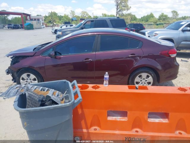 3KPFK4A78HE135379 KIA FORTE LX