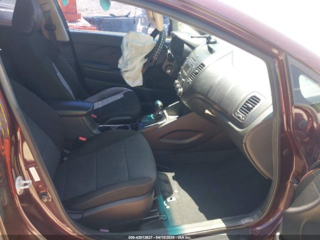 3KPFK4A78HE135379 KIA FORTE LX