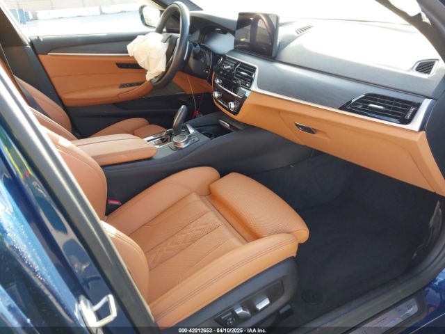 WBA13AG07NCJ54134 BMW 530e