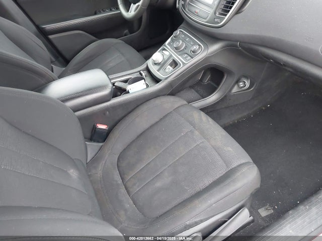 Chrysler 200 Limited 2015 1C3CCCAB3FN716929 Image 5