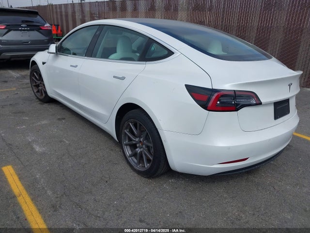 2019 TESLA MODEL 3 5YJ3E1EB0KF494721 Photo 2