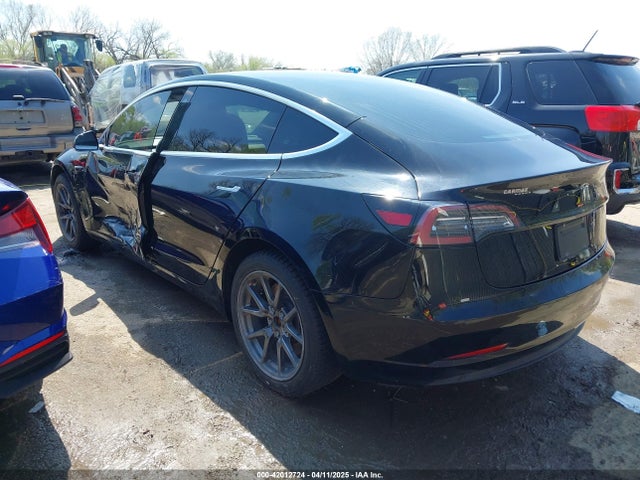 2019 TESLA MODEL 3 5YJ3E1EA4KF296859 Photo 2