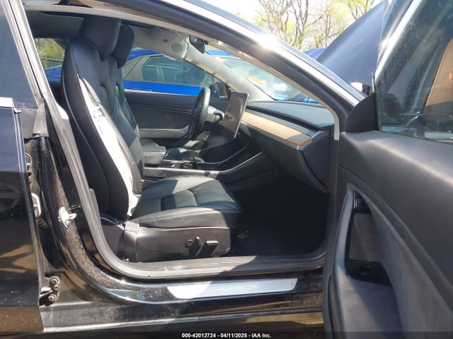 2019 TESLA MODEL 3 5YJ3E1EA4KF296859 Photo 4