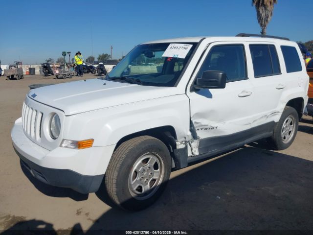 1C4NJPBA3GD813790 Jeep Patriot Sport