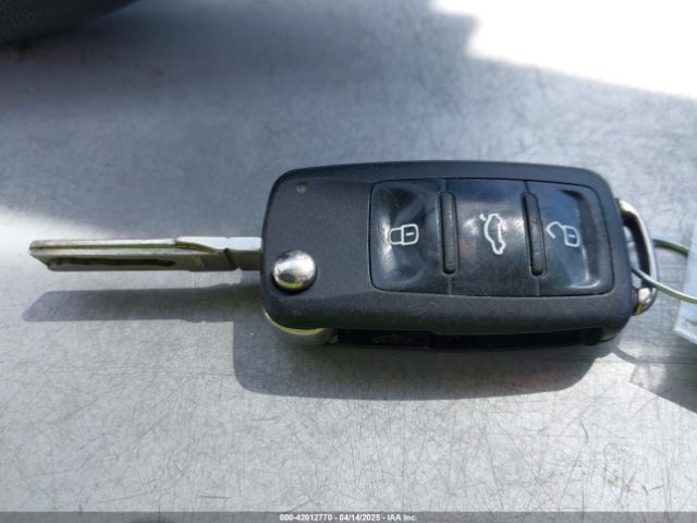 1VWAS7A36GC051315 Volkswagen Passat 1.8t S