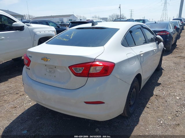 1G1BC5SM6H7197121 Chevrolet Cruze Ls Auto