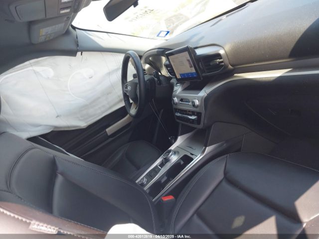 2021 FORD EXPLORER 1FMSK8DH8MGB97932 Photo 4