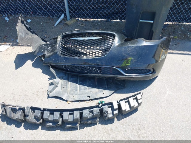2C3CCAAG2JH208274 Chrysler 300 Touring