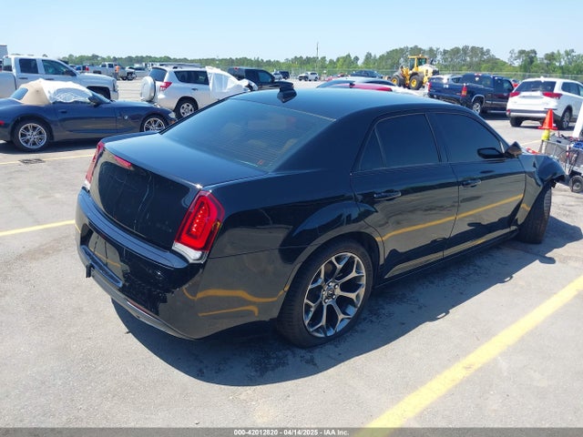 2C3CCAAG2JH208274 Chrysler 300 Touring