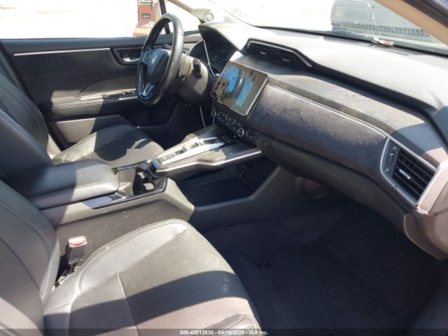 2018 HONDA CLARITY PLUG-IN HYBRID JHMZC5F34JC000689 Photo 4