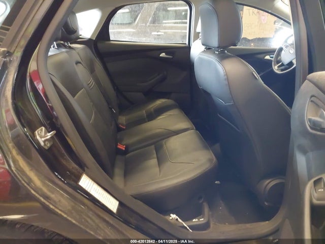 1FADP3K22GL286350 Ford FOCUS SE