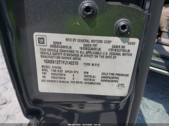 2000 GMC YUKON 1GKEK13T1YJ142279 Photo 8