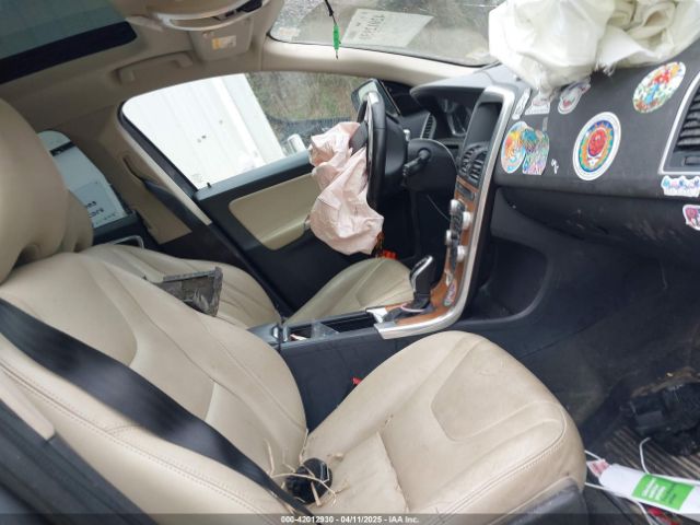 2017 VOLVO XC60 YV440MRU5H2103314 Photo 4