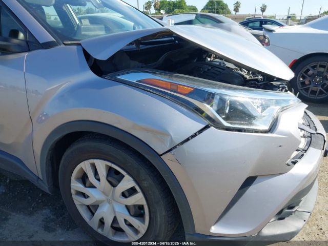 JTNKHMBX9K1044591 Toyota C-HR LE