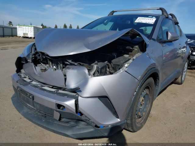 JTNKHMBX9K1044591 Toyota C-HR LE