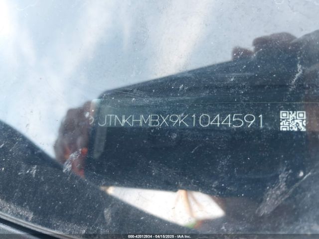 JTNKHMBX9K1044591 Toyota C-HR LE