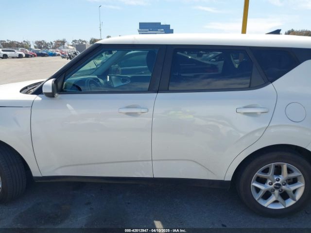 KNDJ23AU2N7168061 KIA SOUL LX