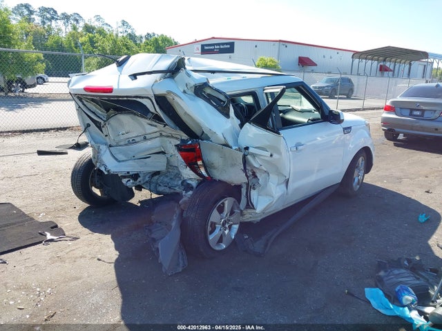 KNDJN2A27J7505981 KIA Soul