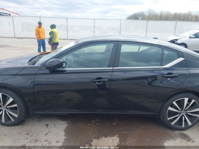 1N4BL4CVXNN365042 Nissan Altima Sr Fwd