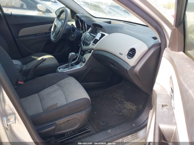 1G1PA5SH4E7250957 Chevrolet Cruze Ls Auto