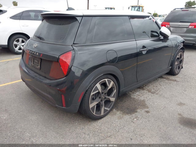 2025 MINI HARDTOP WMW23GD04S2W12435 Photo 3