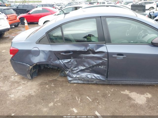 1G1PA5SH9E7274901 Chevrolet Cruze Ls Auto