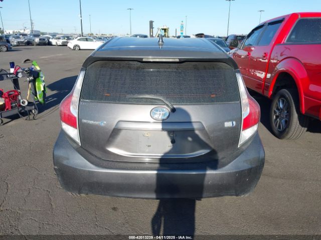 JTDKDTB37F1113016 Toyota Prius C Two
