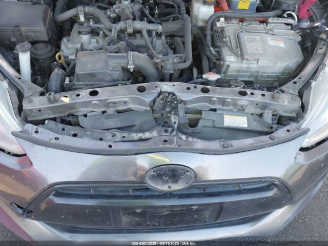JTDKDTB37F1113016 Toyota Prius C Two