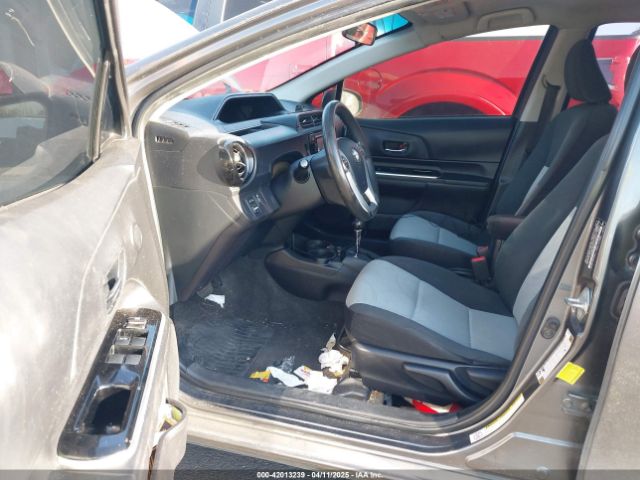 JTDKDTB37F1113016 Toyota Prius C Two